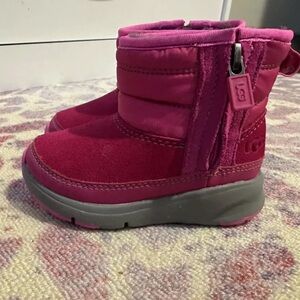 UGG Toddler Truckee Weather Boots Size 6
